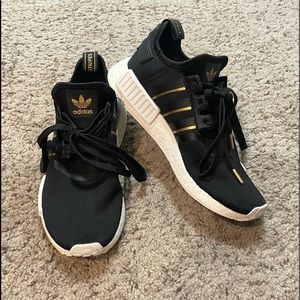 Adidas Originals NMD R1 Casual Shoes Women’s size 11